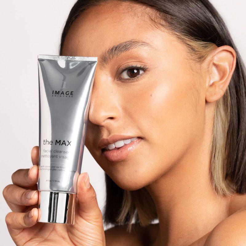 AGELESS+ Retinol Pure Liquid Retinol 0.3% - Image 2
